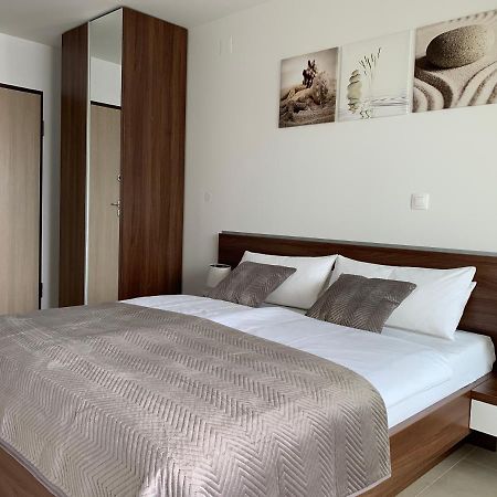 Nova Excellence Apartment โนวาลยา ภายนอก รูปภาพ