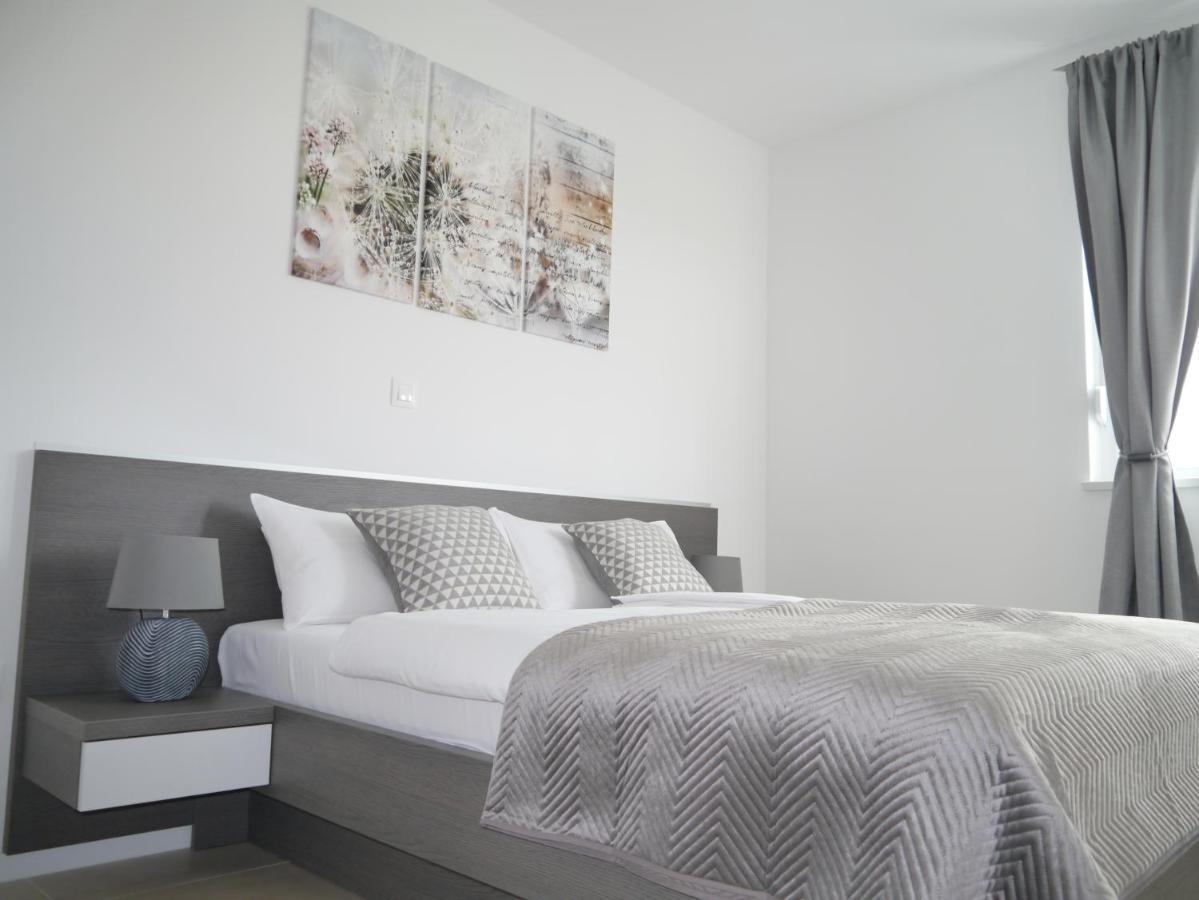 Nova Excellence Apartment โนวาลยา ภายนอก รูปภาพ