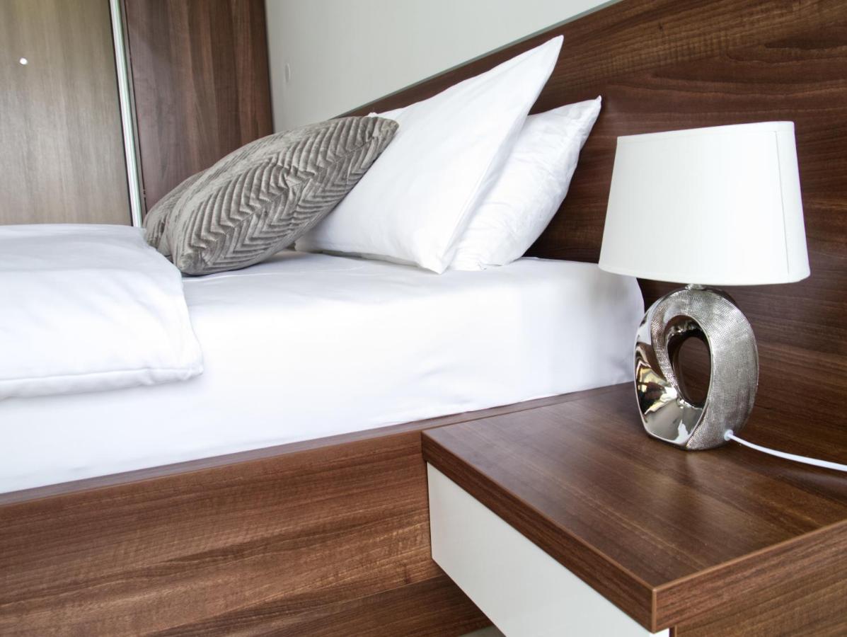 Nova Excellence Apartment โนวาลยา ภายนอก รูปภาพ